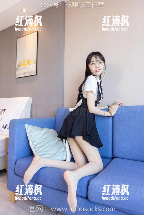 BoBoSocks袜啵啵 - 解锁稚予的波点白丝花絮版，免费套图包，你敢来吗？