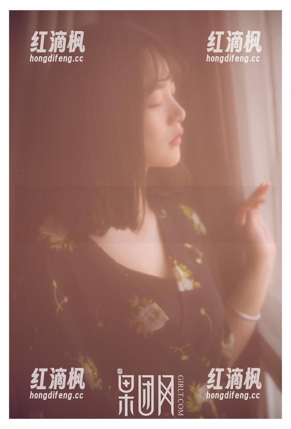 GIRLT果团网 - 水中花影，王语纯亲自策划的泳池写真集，水温很热哦！