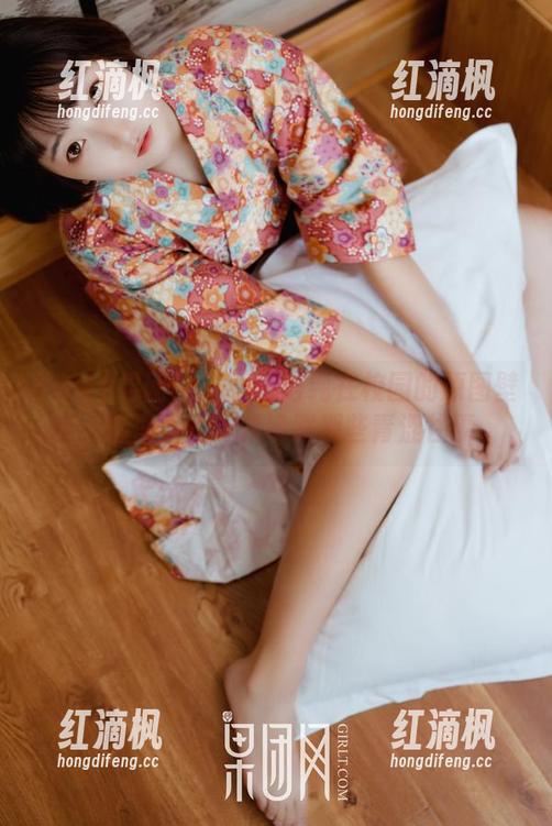 GIRLT果团网 - 看王语纯在校园的原图壁纸，脑海里竟开始串联那些青涩往事。