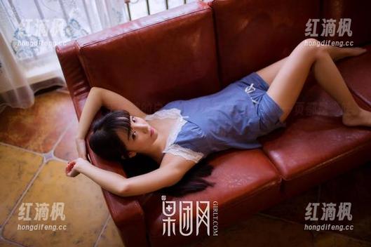 GIRLT果团网 - 王语纯的白色高清作品集，随便翻一页都是“哇，太白了”的冲动。