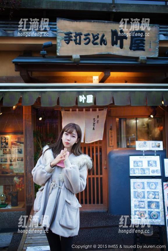 IMiss爱蜜社 - 沈蜜桃miko的旅拍悲惨故事：她居然在某个美景前微微发愣，半天没摄影灵感。