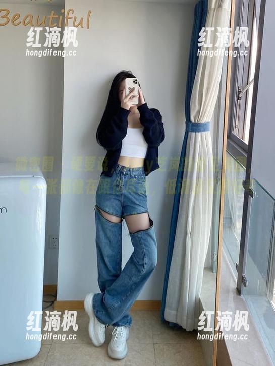 微密圈 - 硬要说，July芝岚的香足美图，每一张都像在跟你耳语，低调却又很好奇。
