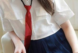 MFStar模范学院 – Ellie艾栗栗的少女写真作品分享，不小心体会到了一种叛逆的气息，心中默默点赞！