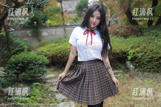 MFStar模范学院 - SiByl李思宁的美脚：这比我每天运动还强！原图和写真对比让人思考人生。