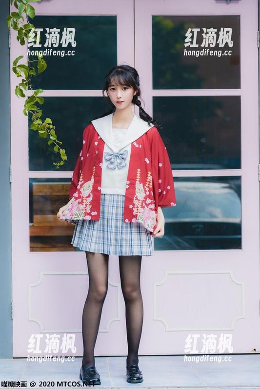 上班不如看“喵糖映画”，这制服少女作品好像能拯救我的疲惫。