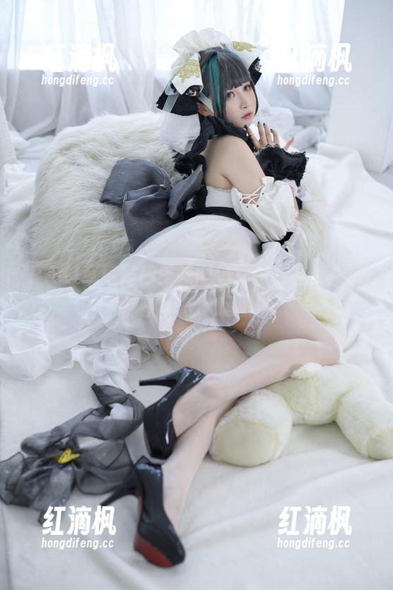 PAKI草莓酱称王花园兔女郎，图库素材随便下载，嘿嘿！