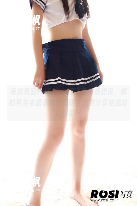 每次看到ROSI的体操服图集都想说，你的其余衣服都在哪里呀？赶紧分享给我讨论讨论！