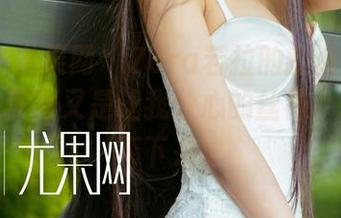 UGirls尤果网 – Zora若拉的新资源上线，这组美图又是让我分心的丝袜，根本停不下来。