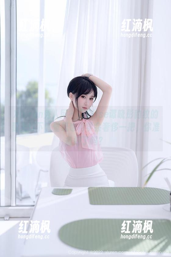 Xiuren秀人网-Elise谭晓彤 Xiuren秀人网 - 在Elise谭晓彤豹纹的聚光灯下,壁纸也得学会奢侈一把,你准备好了吗?