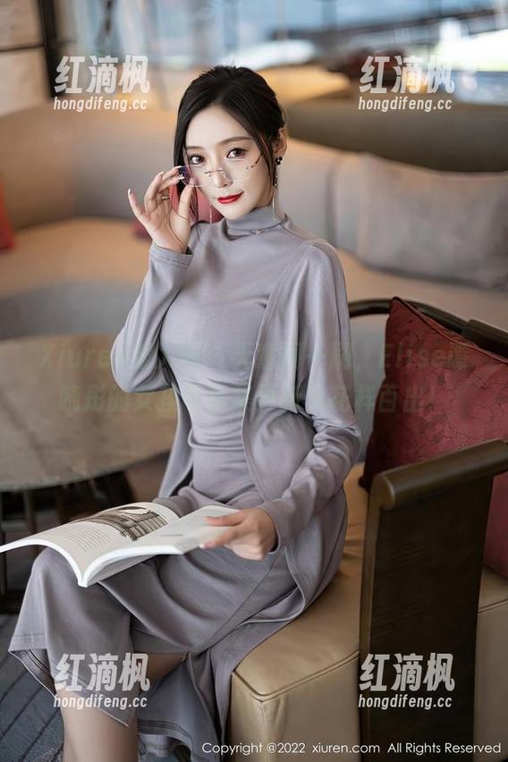 Xiuren秀人网 - 无意间一刷，Elise谭晓彤的女孩写真集更新又花样百出！