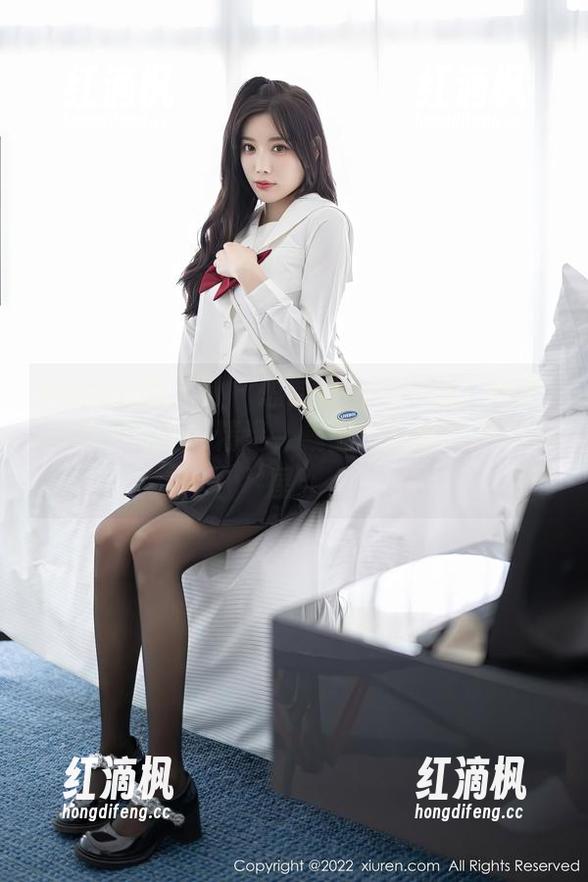 Xiuren秀人网 - 想要粉色的梦吗？MODEL伊若的图包精选，戴上它就能直达糖果屋！