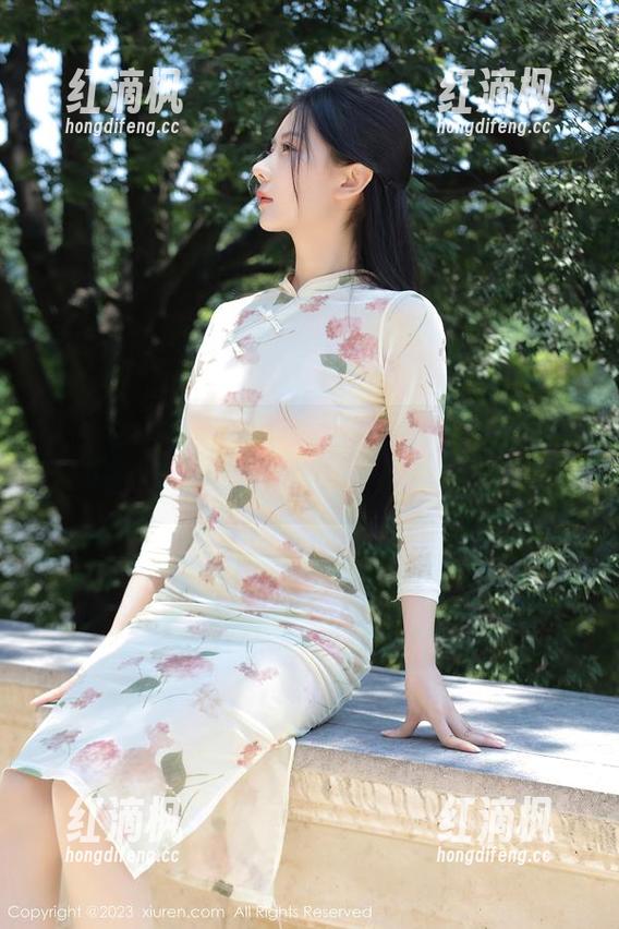 Xiuren秀人网 - 想要一抹清新？小泡芙winna的JK写真，快来下载吧！
