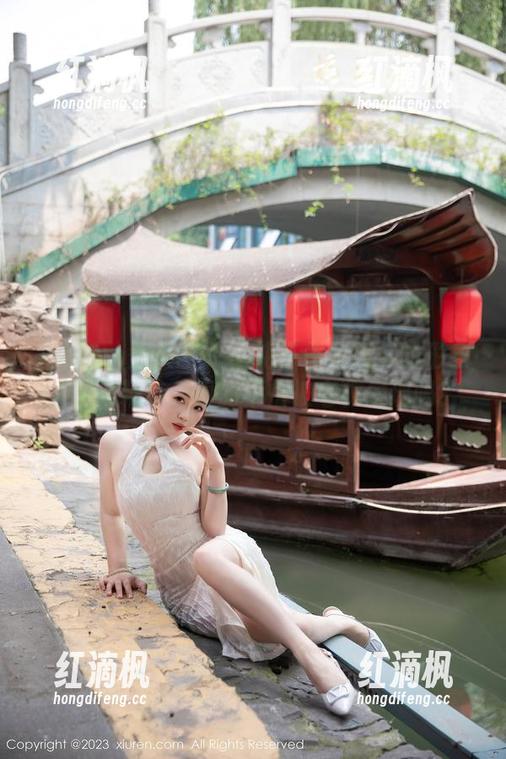 Xiuren秀人网 - 小纯子作为秘书的形象，图片精选，真的不怕被老板发现吗？