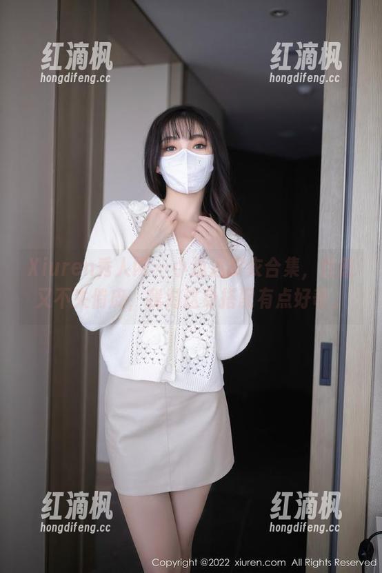Xiuren秀人网 - 小逗逗皮衣合集，性感又不失俏皮，我对这身搭配有点好奇。