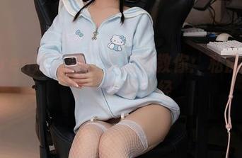 Xiuren秀人网 – 小逗逗教你：私房瑜伽不一定要正经