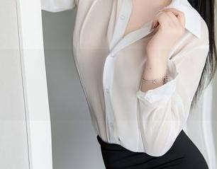 Xiuren秀人网 – 看这精选的兔女郎图，杜花花也许是在雾霭中等我？