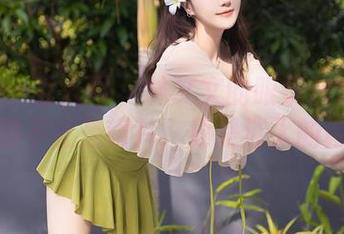 Xiuren秀人网 – 林文文的眼镜合集：这一波不止是镜片，更是迷人的诗。