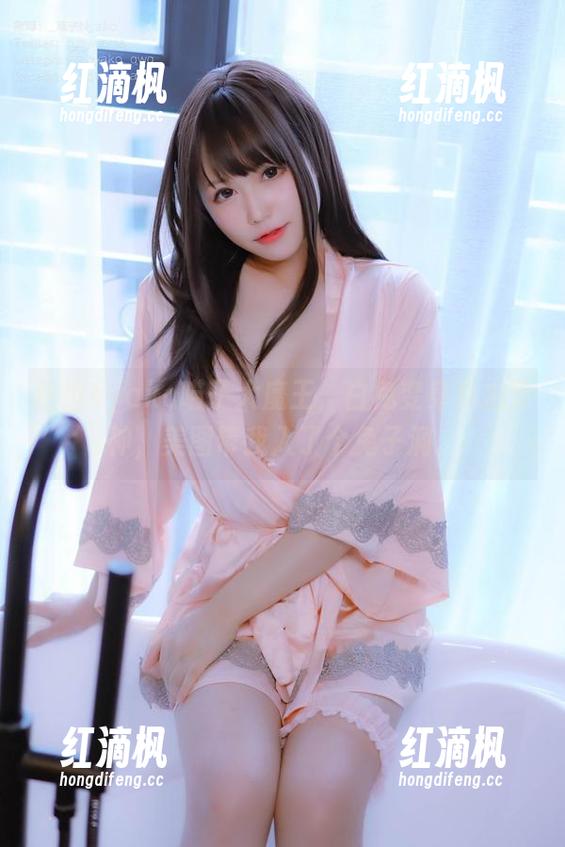 这位nyako喵子大魔王，白兔变身私拍女神，美图带我入了个兔子洞。