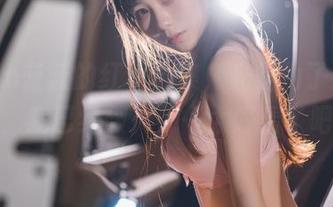 usejan蓝蓝的红裙合集，光是为了这些美图，我已经破产了…太好看了吧！