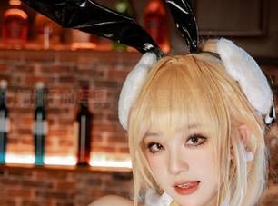 观看七七娜娜子的写真，轻松驾驭不挠女仆的俏皮风格