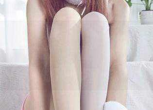 丽柜 – 琳达的泳装能不能算作“写真集”呢？比起正常的“资源”，我反而想看到她的下一步动作。
