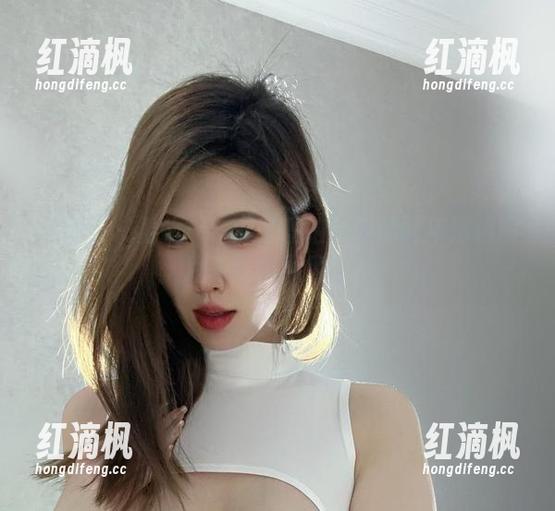 微密圈 - 看我！乙醇子私拍带来的跨年福利图片，眨眼不见了？