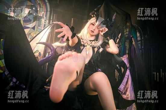 伊喵君_Nya 警告!伊喵君_Nya美图图集中藏了不止美腿,还有一群让我不安的情绪!