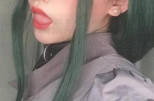 在你十七鸽的温柔写真集中，一切都显得那么飘忽，分享出来，可能会引发无尽的联想。