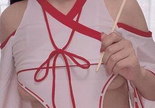 佳佳好难啊穿旗袍？哦，那是精选的写真，不就是为了让我们来夸奖她吗？