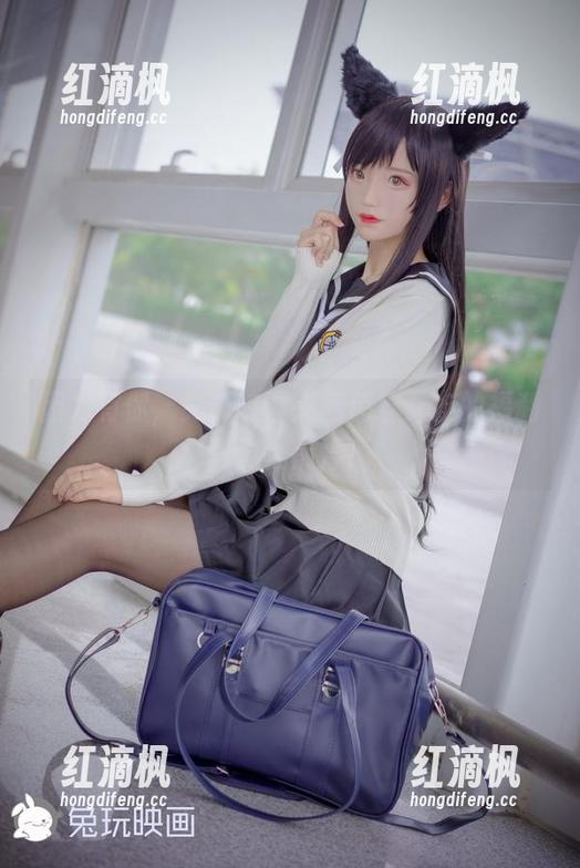 因为有你，兔玩映画夹着俏皮女友的福利写真往前冲！