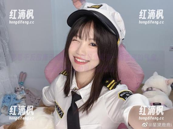 光看千反田鹿子的图片，我好像闻到一阵香甜的气息，是女孩儿的粉色糖果吗？