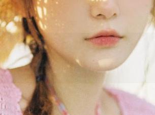 高清壁纸？看看发条少女yoki的红裙，明白什么叫眼花缭乱。