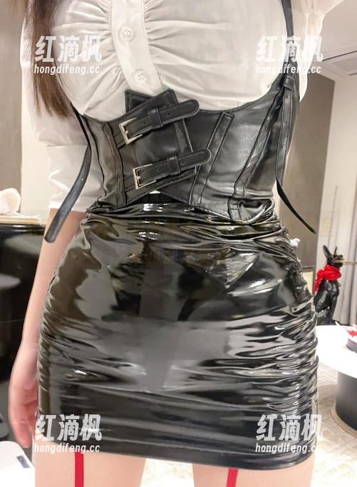 微密圈 - 奔跑的晶骡子透明偶像：套图里藏的都是资源