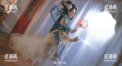 微妙的私拍图片：奶狮不咬人和赫萝的化学反应值得一瞧