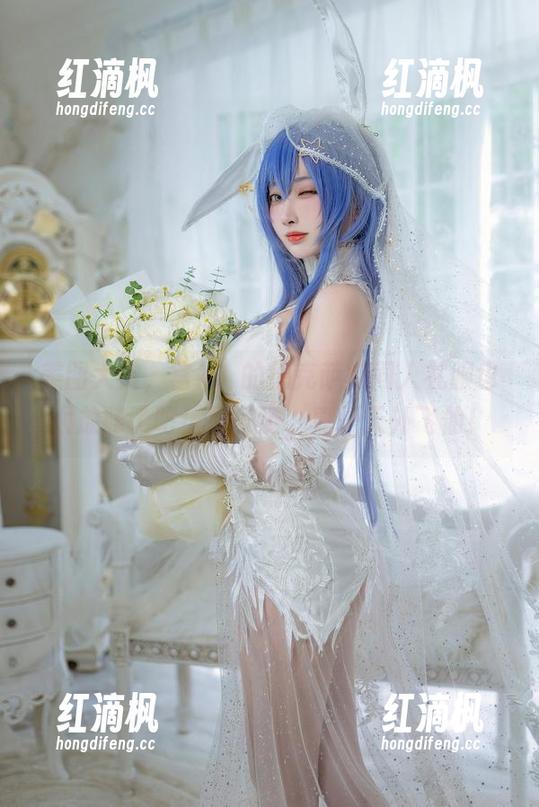 美图大赏，宫本桜的德克萨斯同人礼服也太放肆了吧！那身姿，真是天外飞仙！