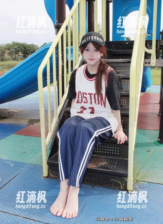 小众视觉 - 蓉蓉的空姐美图，一张就能引发某种情绪