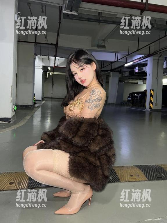 小优优子 微密圈 - 看小优优子这组图包,网袜搭配真厉害