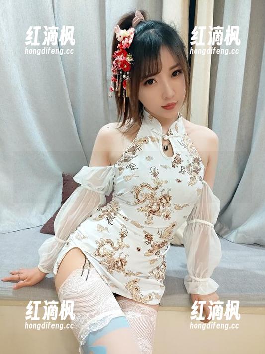 黑白围绕的小女巫露娜合集，图片让人反复看，想找个啥答案吗？