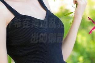 尤果网 – 叶希在海边乱拍，原图有种说不出的懒散