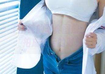 尤果网 – 王语纯的写真图册：女神也有被拍成白云的时刻