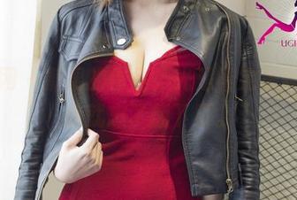 尤果网 – 糖果的作品，光是看完美腿，差点就忘了翻下页。