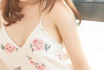 尤蜜荟 – 看！李纤纤的新御姐写真，快来更新你的小宇宙！