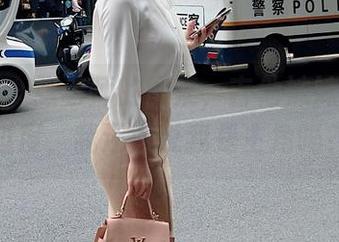 微密圈 – 张老师的图集，吉他妹妹被可爱过度，我还敢说我是主角吗？