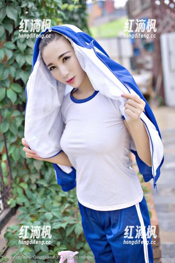 推女神 - 贪婪地欣赏施忆佳的裸足，能有多美就有多服气