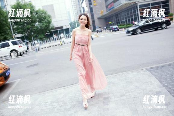 推女郎 - 最新写真一出，林清儿的红裙就成了“为何我家没有这样的衣服”的讨论热潮。