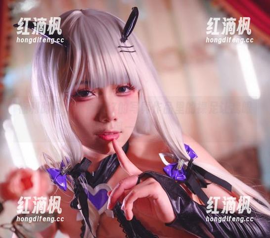 福利时间，末夜787的写真作品里的裸足让我眼前一亮。