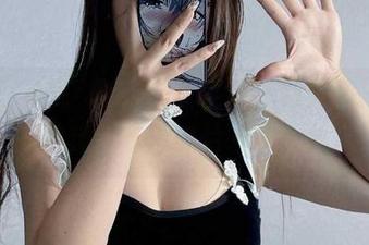 微密圈 – 桃沢樱呀心灵手巧，职业装搭配引人遐想，高清照片一秒上头。