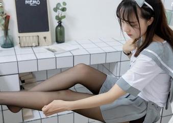 梦丝女神 – 私拍奇遇：玥玥与白丝的洛丽塔相遇合集！