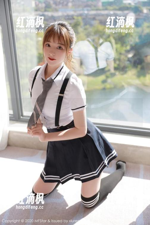 模范学院 - 程程CC的体操服系列——最新美图，动一动姿势果然不一样！