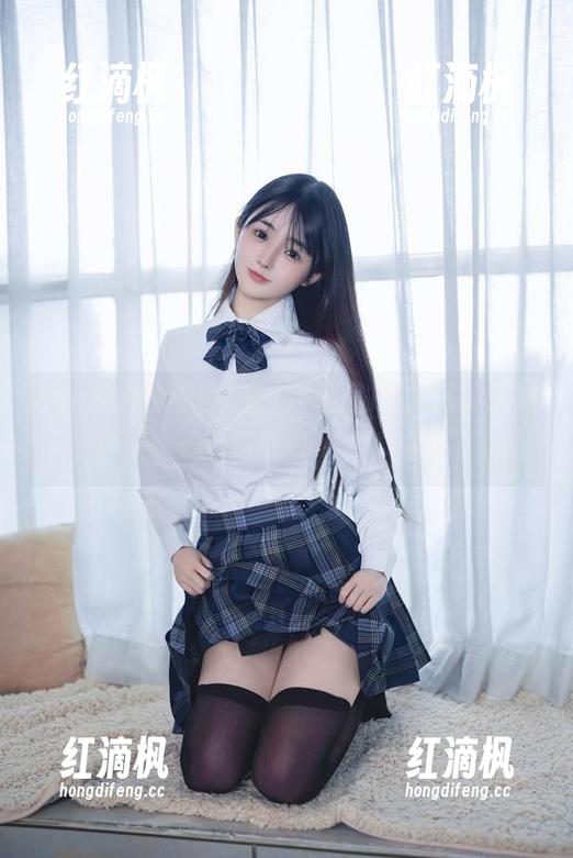 小小樱井宁宁，最新双马尾JK，那段时间真好，cos得有些不太真实呢。
